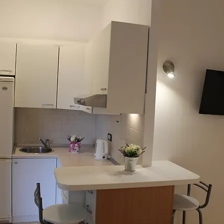 Luna Apartment *